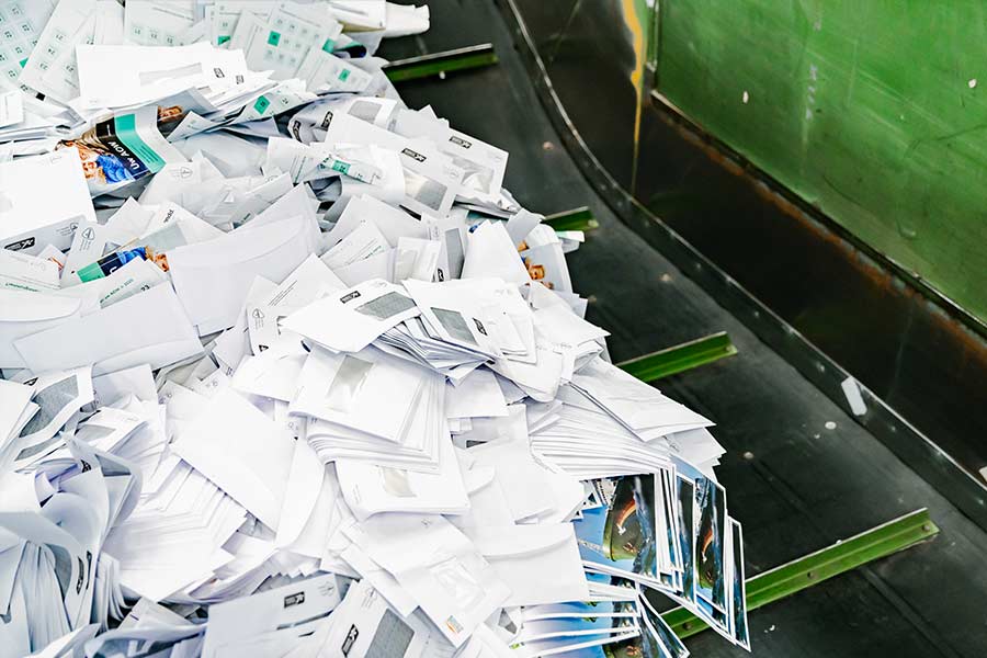schoon-archiefpapier-klaar-voor-papiervernietiging